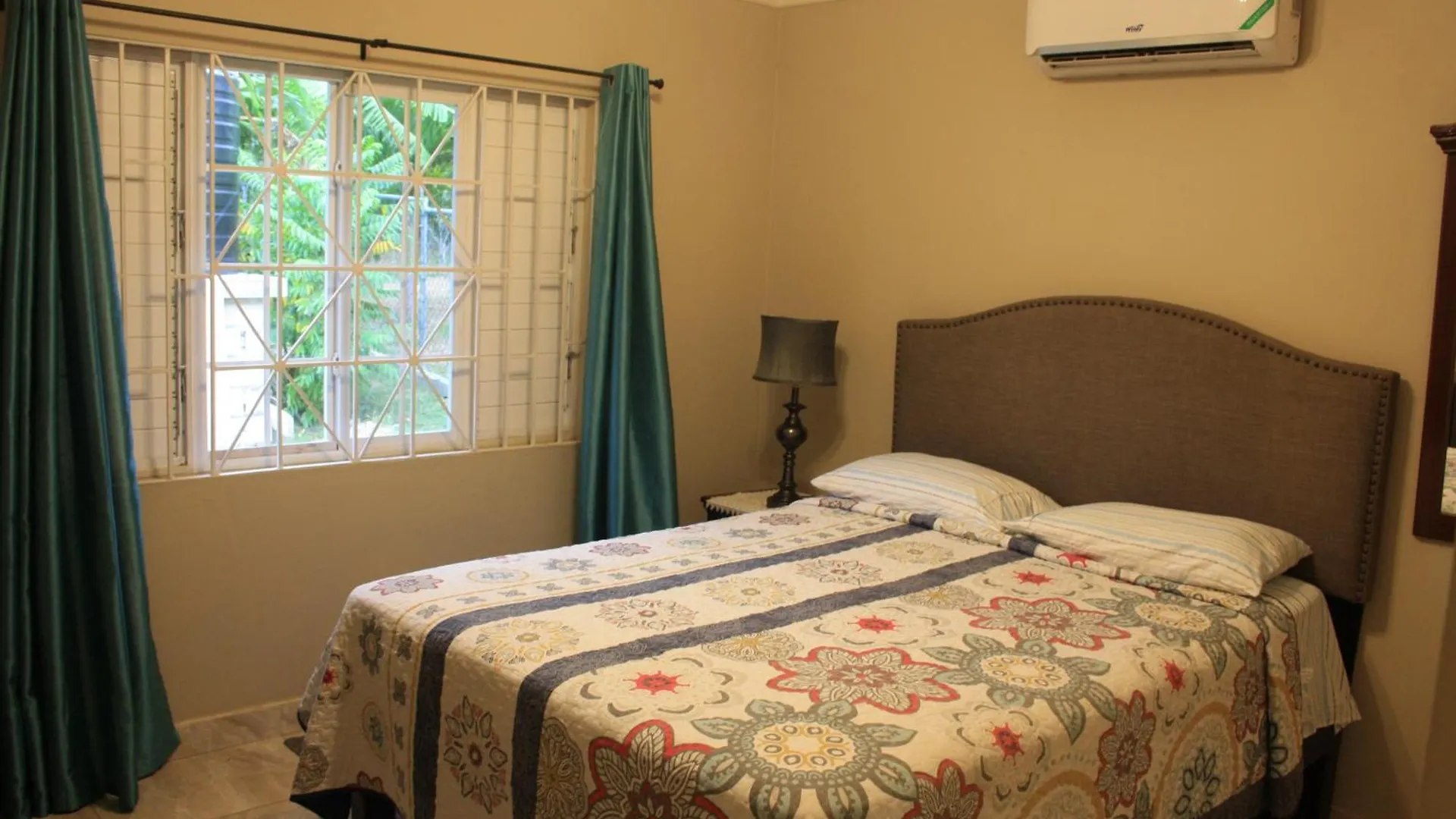 Villa Soleil House With A View à Priory Jamaïque
